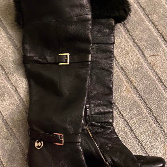 Michael Kors long leather boots with fur - Picture 2 of 2